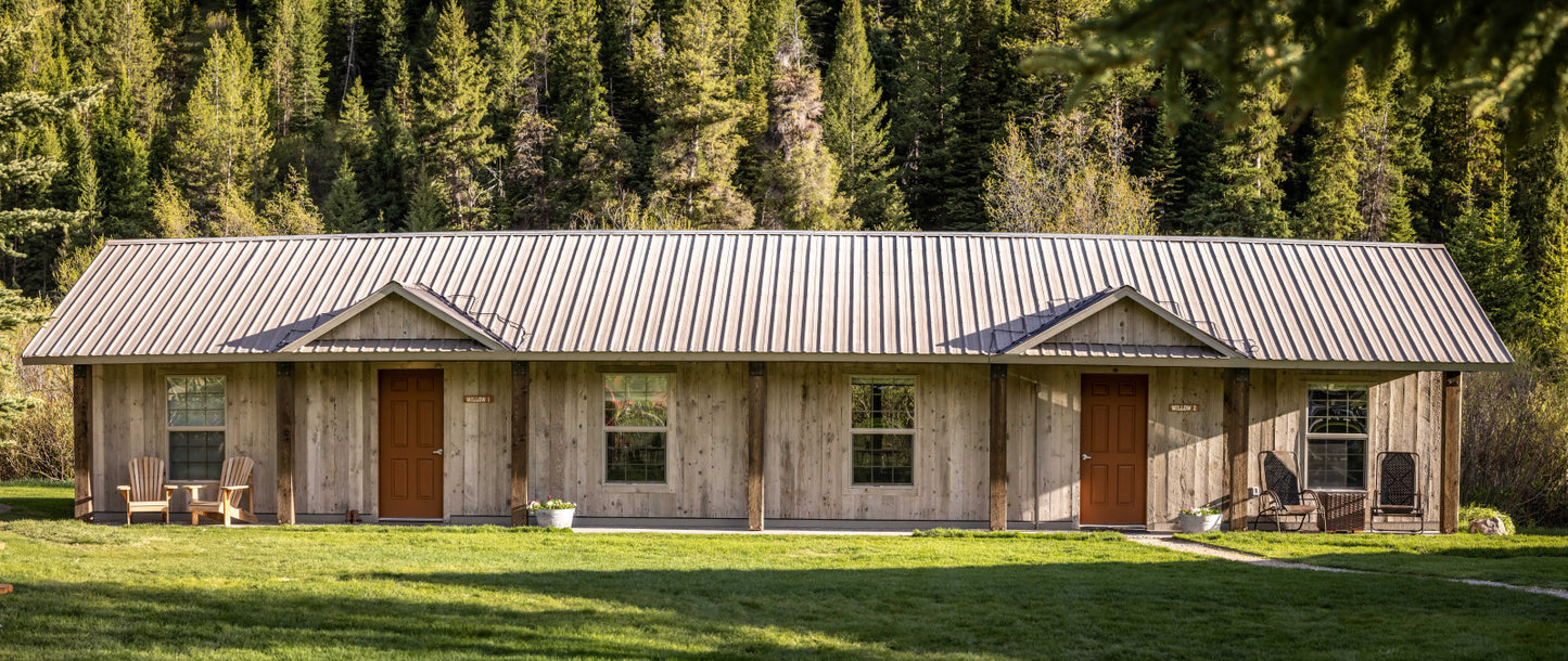 Aspen Cabin #1 - Queen Beds, Shared Room with Ensuite Bathroom and Kitchen